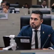 Vereador Paulo Tyrone cobra explicações sobre blecautes e danos elétricos em Manaus
