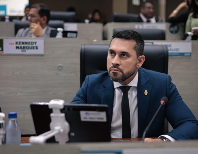 Vereador Paulo Tyrone cobra explicações sobre blecautes e danos elétricos em Manaus
