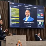 Vereador Paulo Tyrone rebate declaração de Amom Mandel e critica atuação parlamentar do deputado
